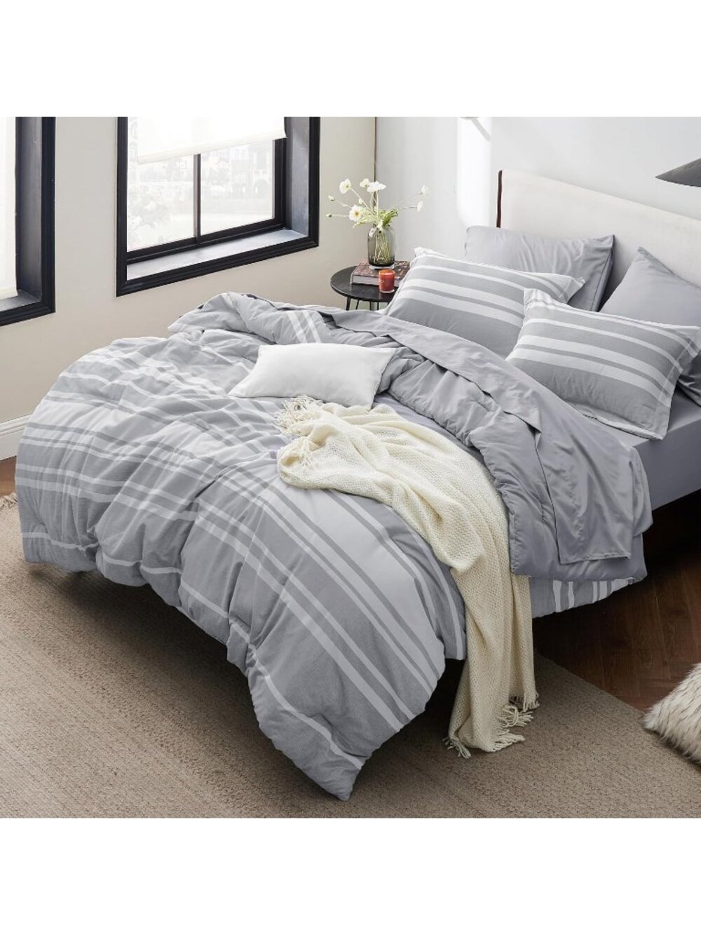 NWT Bedsure Queen Comforter Set 90x90